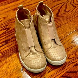Girls rose gold high top dressy sneaker size 2